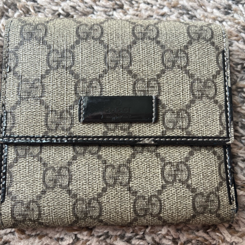 Gucci Beige and Black Monogram Wallet